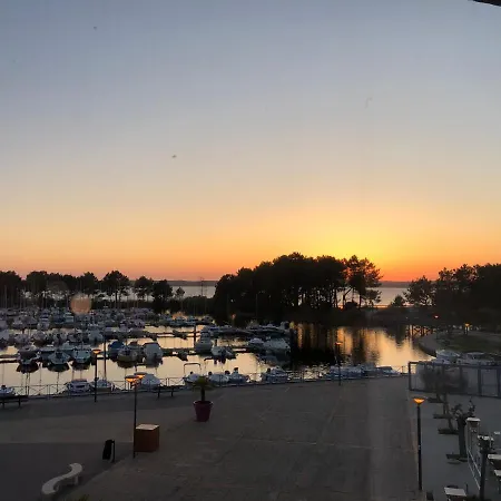 Cosy Vue Sur Lac דירה